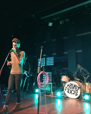 Live concert by Krispies, No Composure, The Coast & Loose Champagne