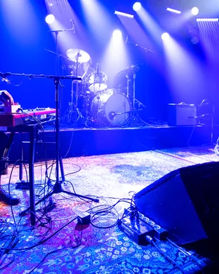 Mo Lowda and The Humble